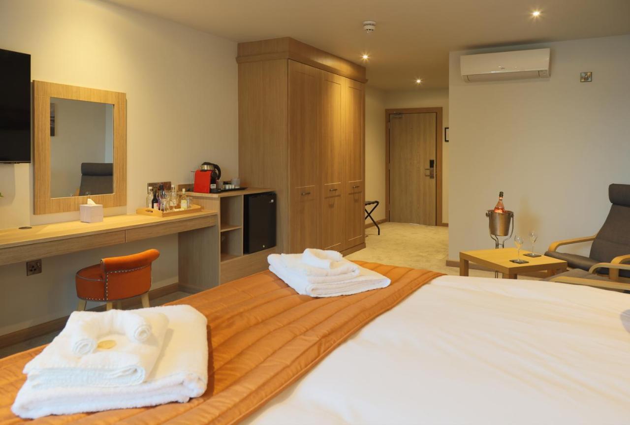 The Teifi Waterside Hotel カーディガン エクステリア 写真